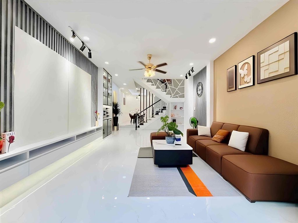 Đường 6m, Nhà 4 Tầng, DT: Ngang 4,6x13, Bình Trị Đông
