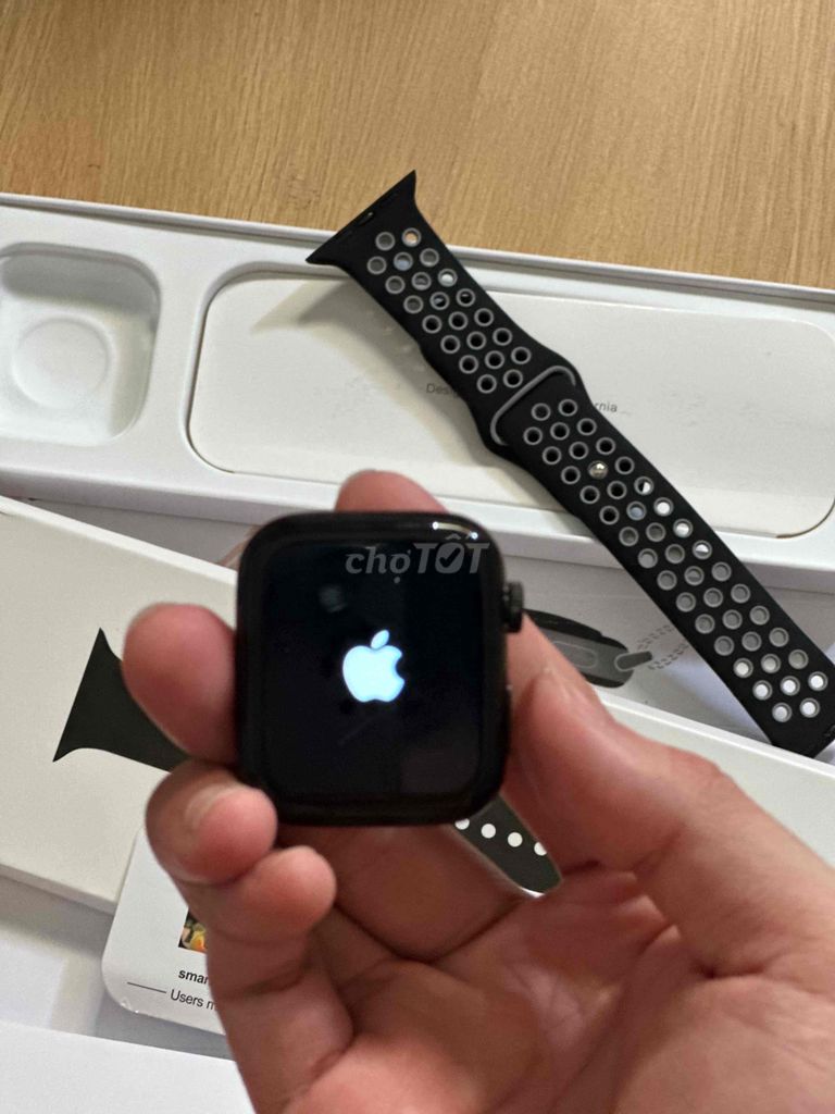 Đồng hồ thông minh Apple watch phiên bản Nike