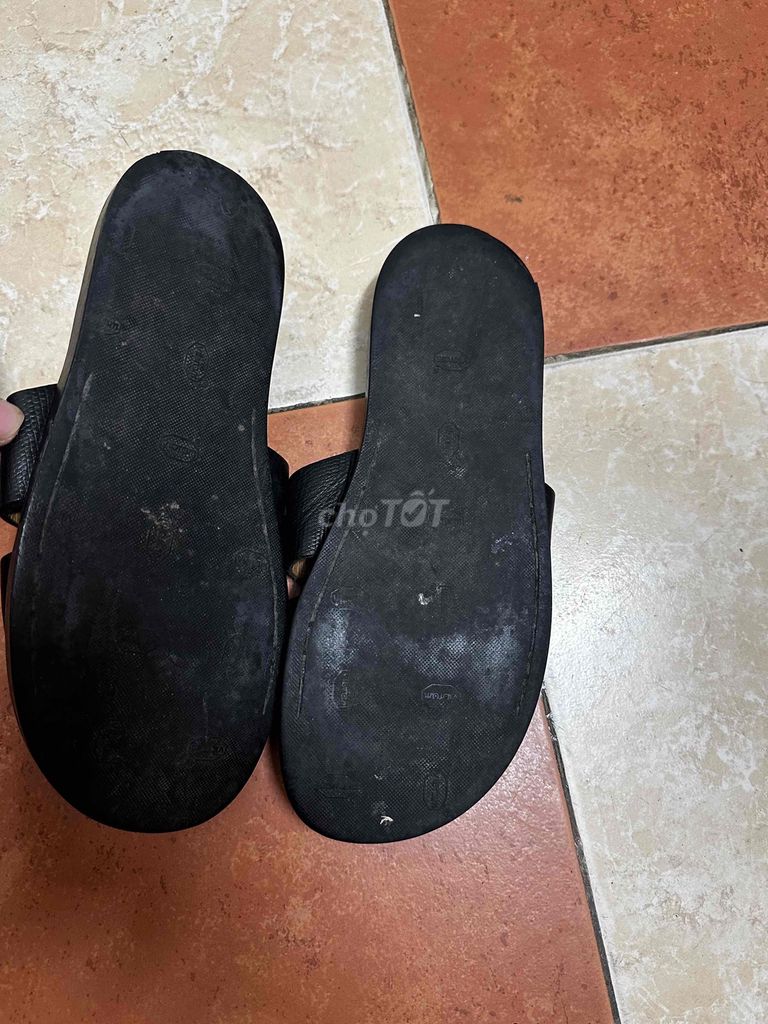 Dép Hemmes Da Đen size 39.5. Mua bán Giày dép tại Quận Hai Bà Trưng Hà Nội được đăng bởi Trần H A hình 2