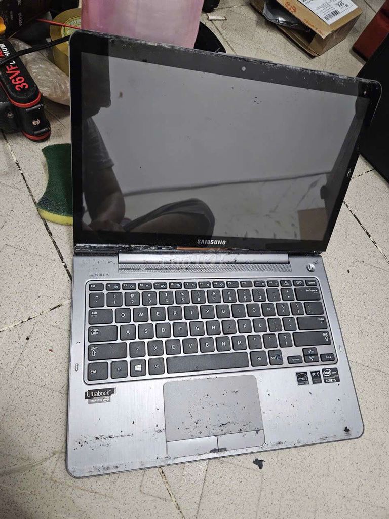 Samsung NP540U3C Bạc Hư hỏng. Mua bán Laptop tại Quận Gò Vấp Tp Hồ Chí Minh được đăng bởi Nguyen Hien hình 1