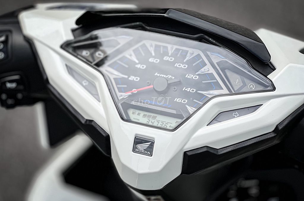 Vario 150cc 2017 odo lướt 3.400km zin chính chủ. Mua bán Xe máy tại Quận 7 Tp Hồ Chí Minh được đăng bởi Lê Văn Đạt hình 6