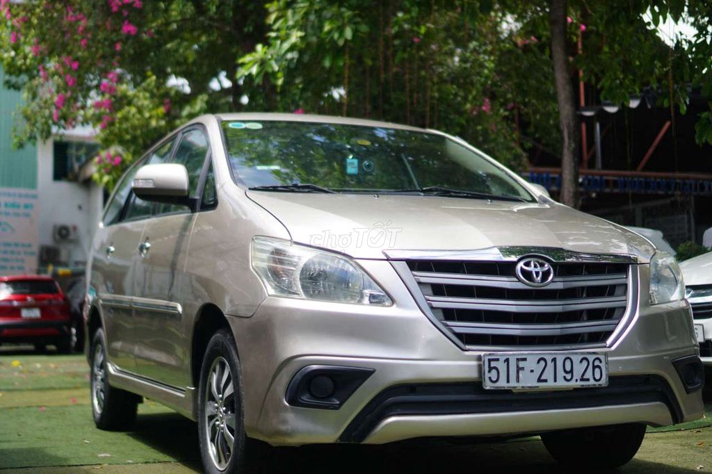 Toyota Innova 2015