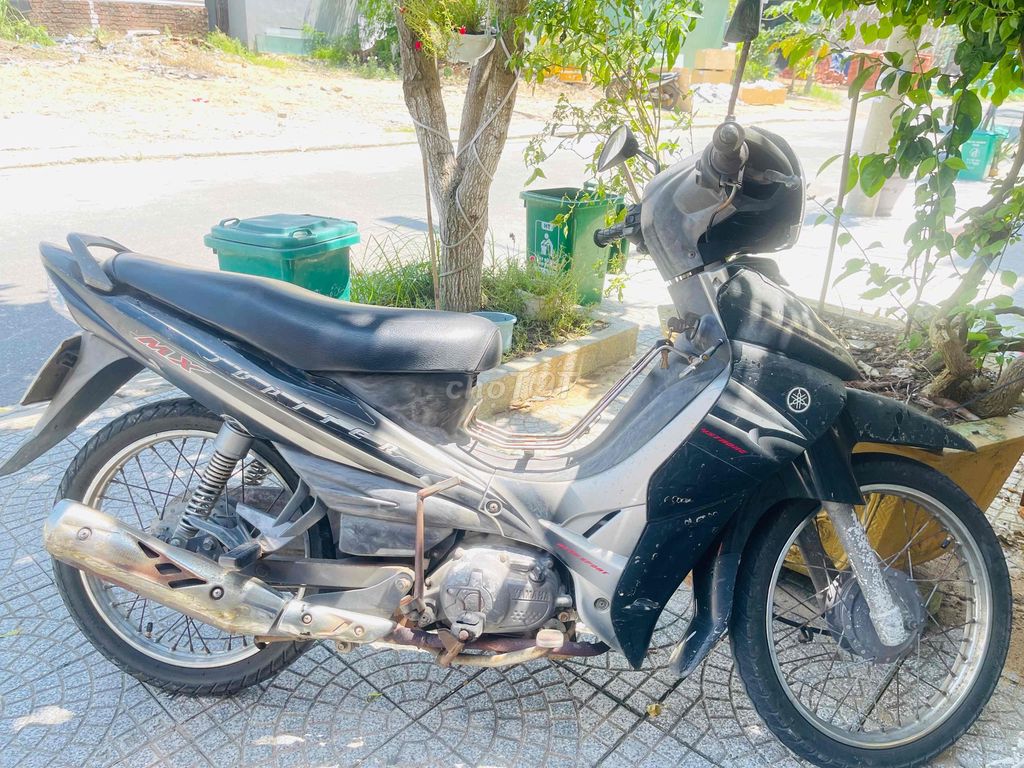 Черный серебристый номер Yamaha Jupiter