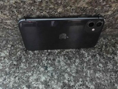 iPhone 11 Đen sạc không vô nguồn