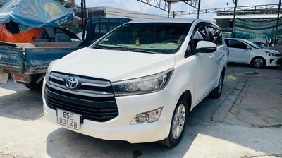 Toyota Innova 2018 số sàn màu trắng