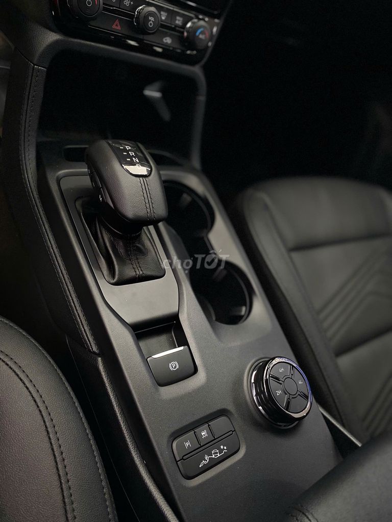 Ford Everest 2025 Titanium Plus 2.0L 4x4 AT. Mua bán Ô tô tại Thành phố Đồng Xoài Bình Phước được đăng bởi Nguyên Q hình 4