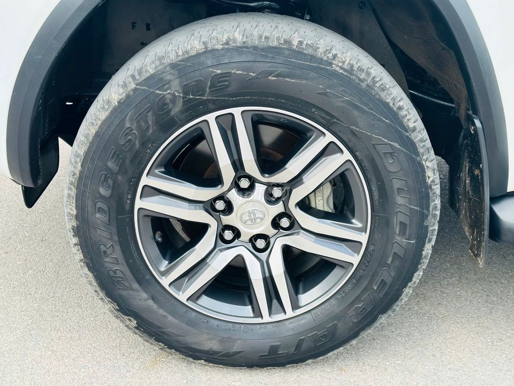 Toyota Fortuner 2021 2.4G máy dầu 7 chỗ Form mới. Mua bán Ô tô tại Quận Thanh Xuân Hà Nội được đăng bởi Vạn Phát  Auto hình 13