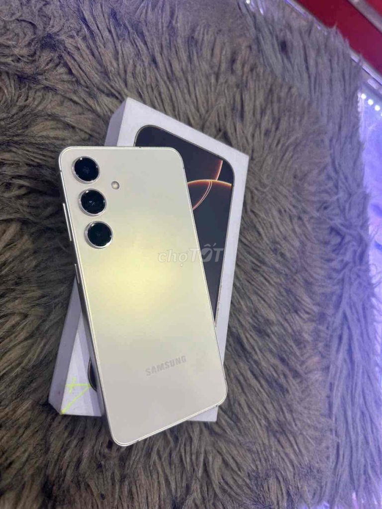 Samsung Galaxy S24 256GB Vàng. Mua bán Điện thoại tại Quận 3 Tp Hồ Chí Minh được đăng bởi Nam Á Mobile hình 1