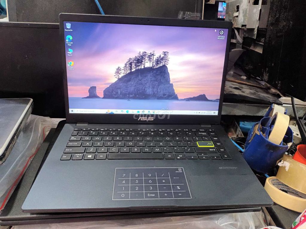 Asus Vivobook E410 Celeron N4020 ram4g bộ nhớ 64g. Mua bán Laptop tại Quận Hải Châu Đà Nẵng được đăng bởi Anh Lý hình 1