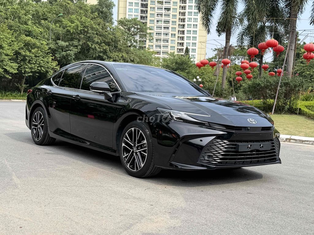 Toyota Camry 2.0Q модель 2025 супер новая