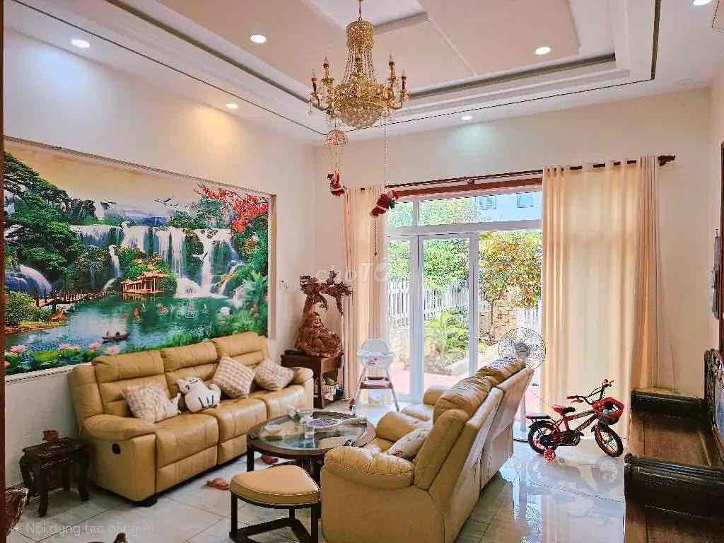 Biệt thự góc 2 mặt tiền KDC Gia Hoà, DT: 252m2, giá bán 20.5 Tỷ