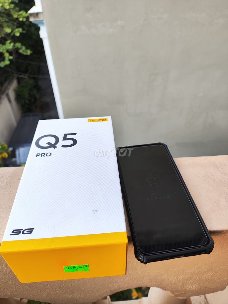 Q5 Pro 8/128gb màu đen fullbox 99% cần pass gấp