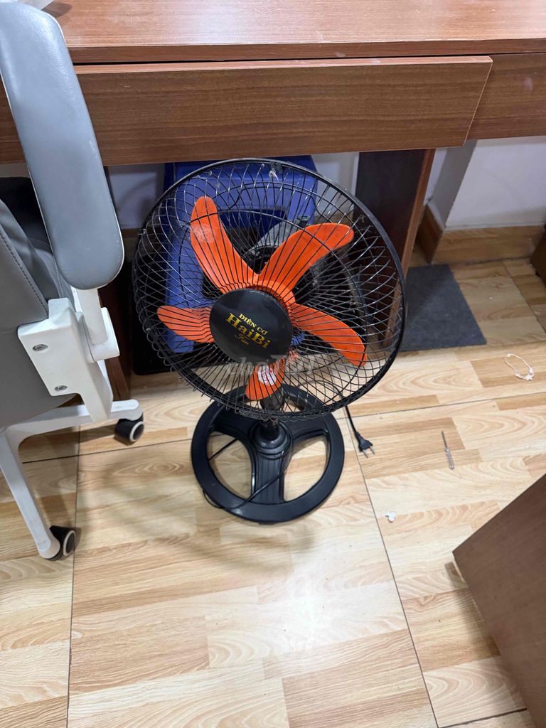 Quạt bàn Điện cơ HaiBi Đen Cam. Mua bán Quạt tại Quận Tân Bình Tp Hồ Chí Minh được đăng bởi Quỳnh như hình 1