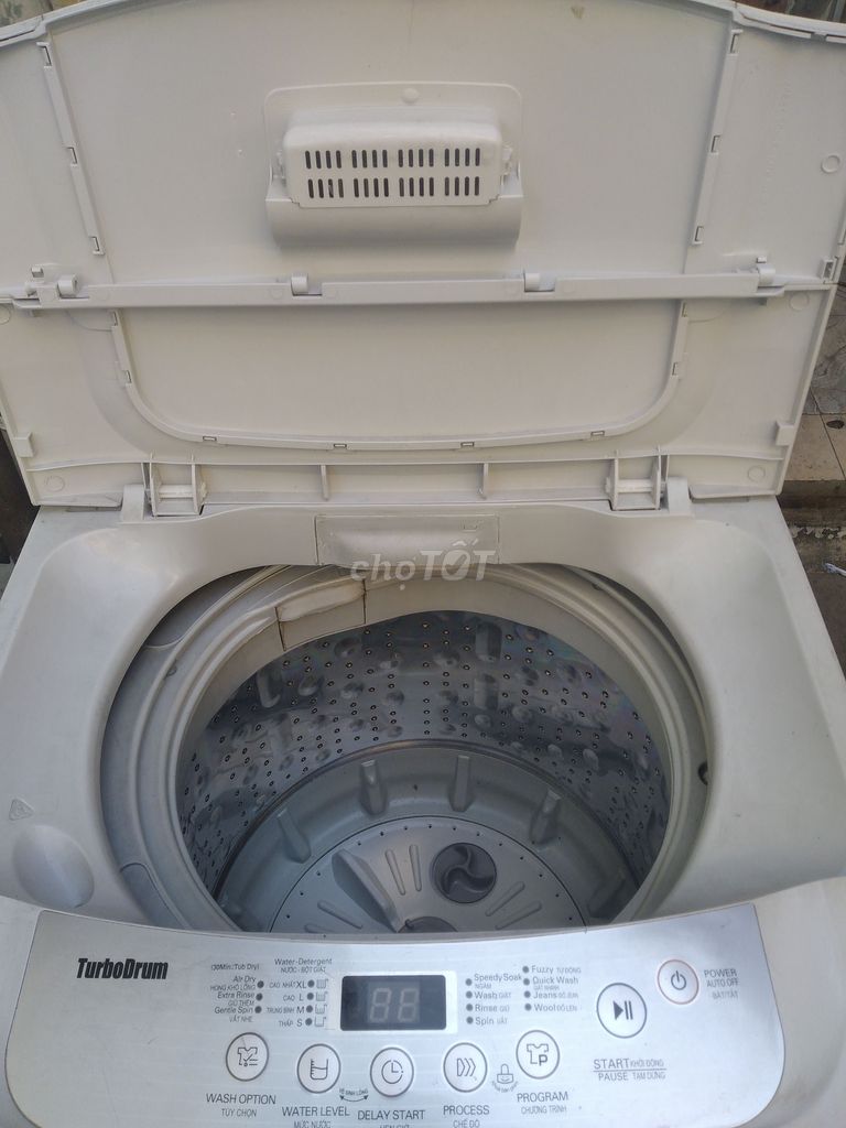 Máy giặt LG 8kg đang hoạt động tốt bảo hành 6tháng