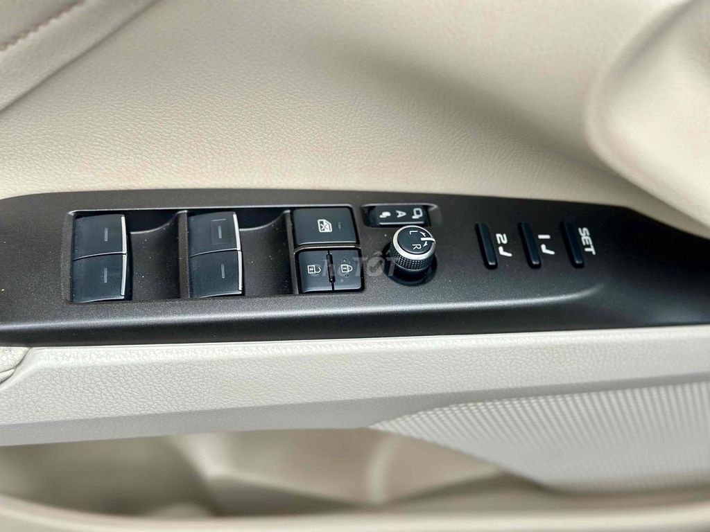 Toyota Camry 2.5 HEV 2022 như mới. Mua bán Ô tô tại Quận Nam Từ Liêm Hà Nội được đăng bởi Đại lý Toyota Mỹ Đình hình 13