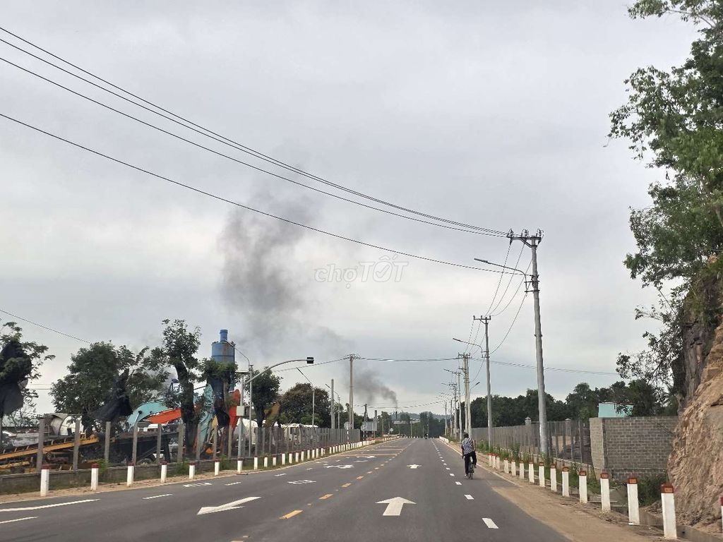 Cần bán lô đất sổ riêng ngay nhà văn hóa đồng sim, tây sơn Cần bán lô đất sổ riêng ngay nhà văn hóa đồng sim, tây sơn