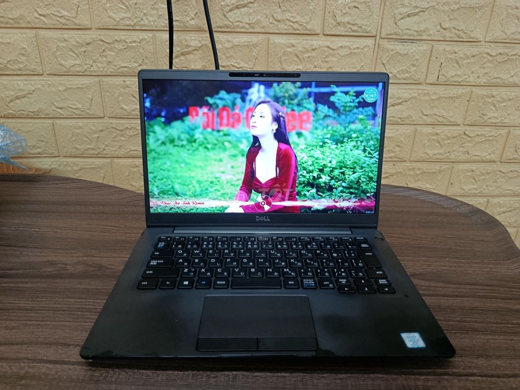 Dell latitude 7300 i7/8/8/256 màn full hd cảm ứng