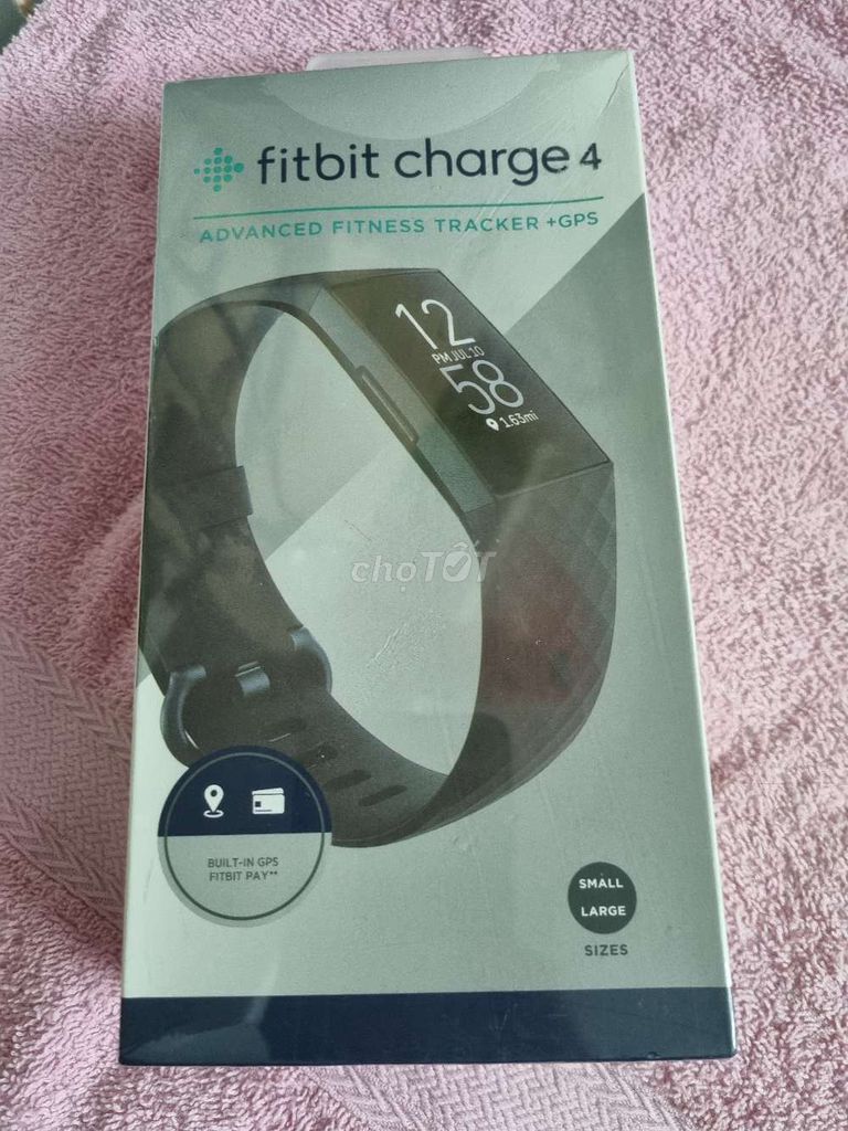 Đồng hồ fitbit charge 4