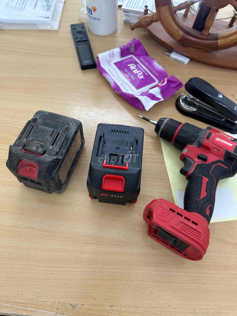 Dịch vụ sửa đèn năng lượng, pin máy khoan các loại. Dịch vụ tại Quận Bình Thuỷ Cần Thơ được đăng bởi Lê Vũ Camera Solar hình 1