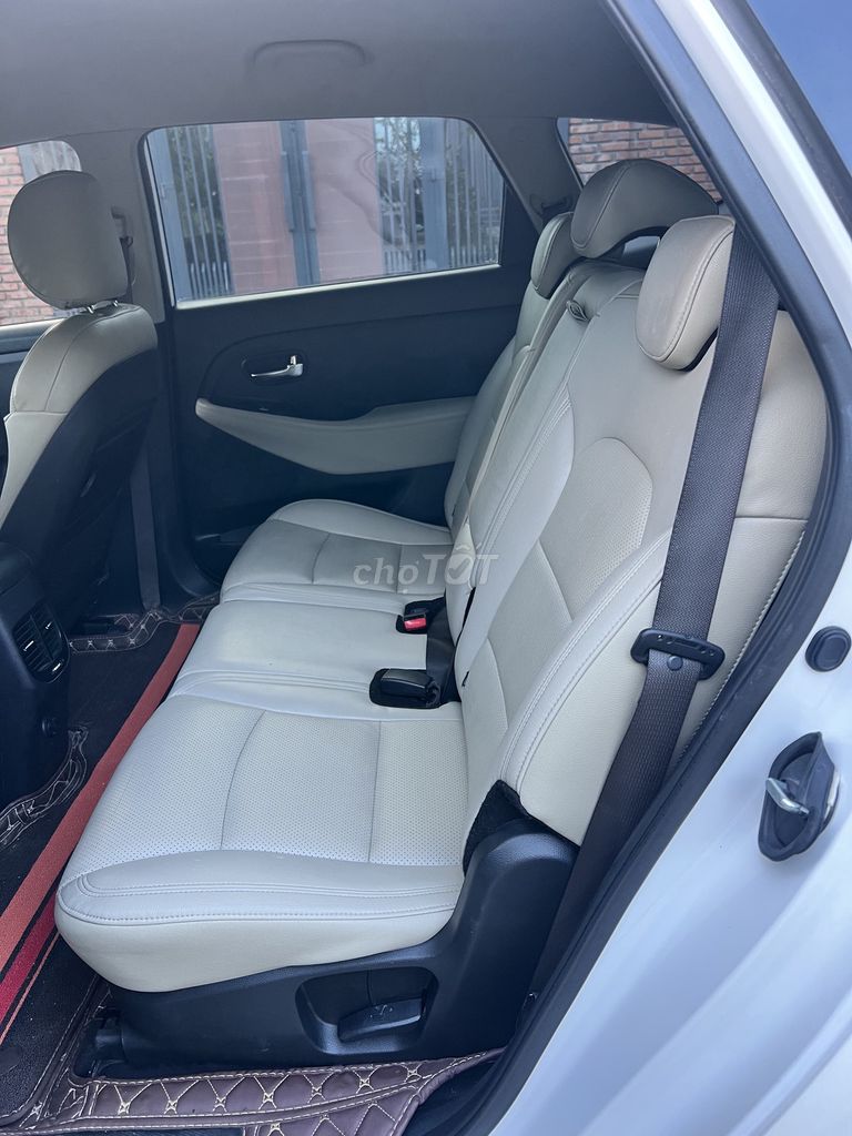 Kia Rondo 2018 2.0 GAT - 74000 km. Mua bán Ô tô tại Huyện Diên Khánh Khánh Hòa được đăng bởi Nguyễn Dũng hình 9