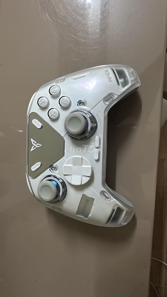 Tay cầm chơi game Apex 4 Trắng Như mới. Mua bán Thiết bị chơi game tại Quận Hai Bà Trưng Hà Nội được đăng bởi Nguyễn Hoàng Hiệp hình 1