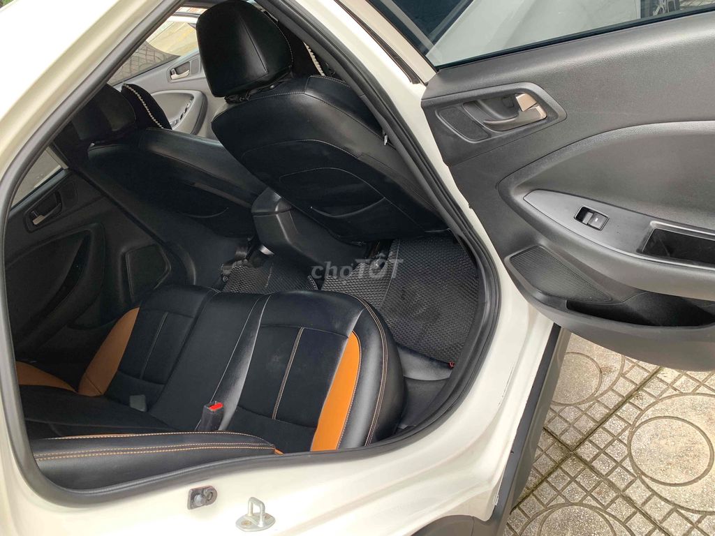 Em cần bán Hyundai i20 2016 1.4 AT. Mua bán Ô tô tại Quận Hà Đông Hà Nội được đăng bởi Vạn Phúc hình 7