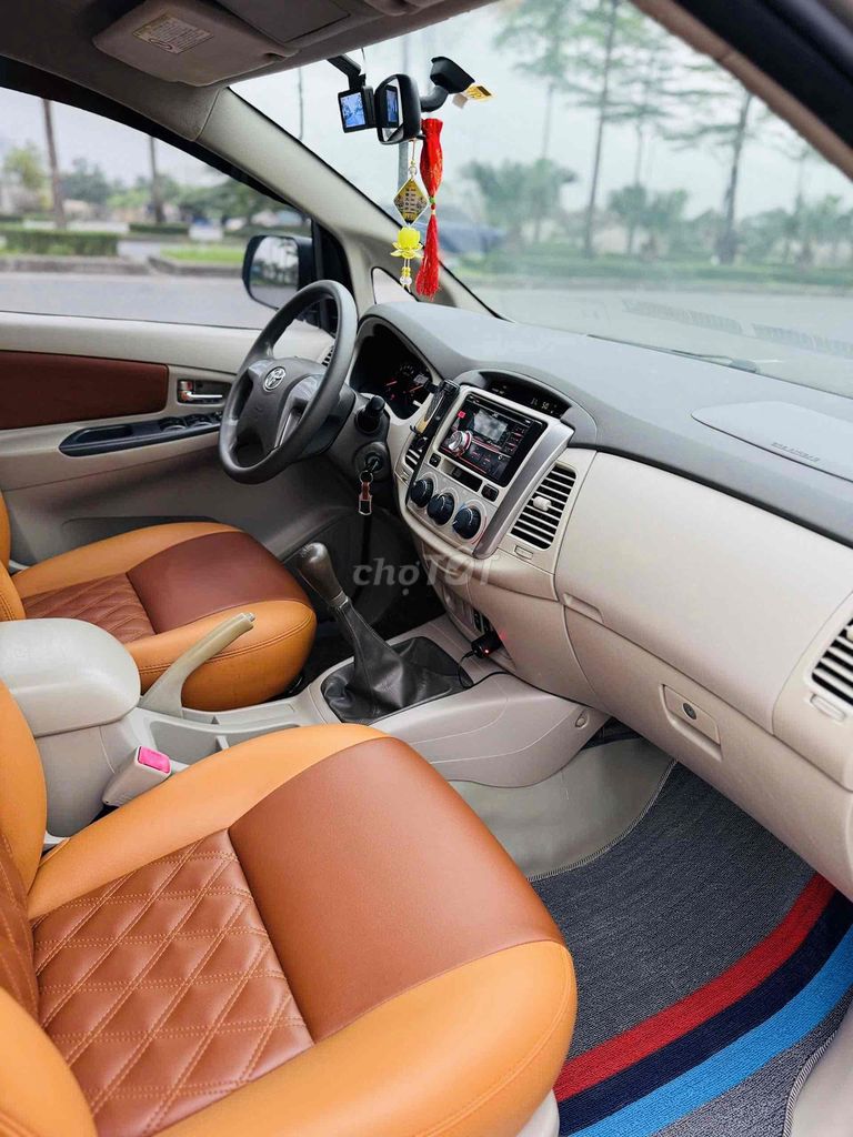 Toyota Innova 2015 E form mới,Nâu Vàng.. Mua bán Ô tô tại Quận Cầu Giấy Hà Nội được đăng bởi CHỢ ÔTÔ CẦU GIẤY hình 13