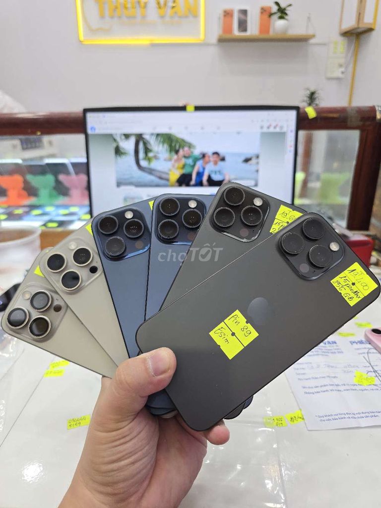 Iphone 15 Pro Max 256GB. Mua bán Điện thoại tại Thành phố Long Xuyên An Giang được đăng bởi Facebook Cầm Đồ Thúy Vân hình 1