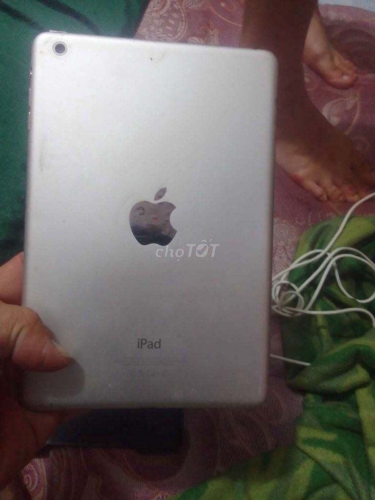 Apple iPad Bạc Đã sử dụng. Mua bán Máy tính bảng tại Quận Gò Vấp Tp Hồ Chí Minh được đăng bởi Sơn Thành hình 1