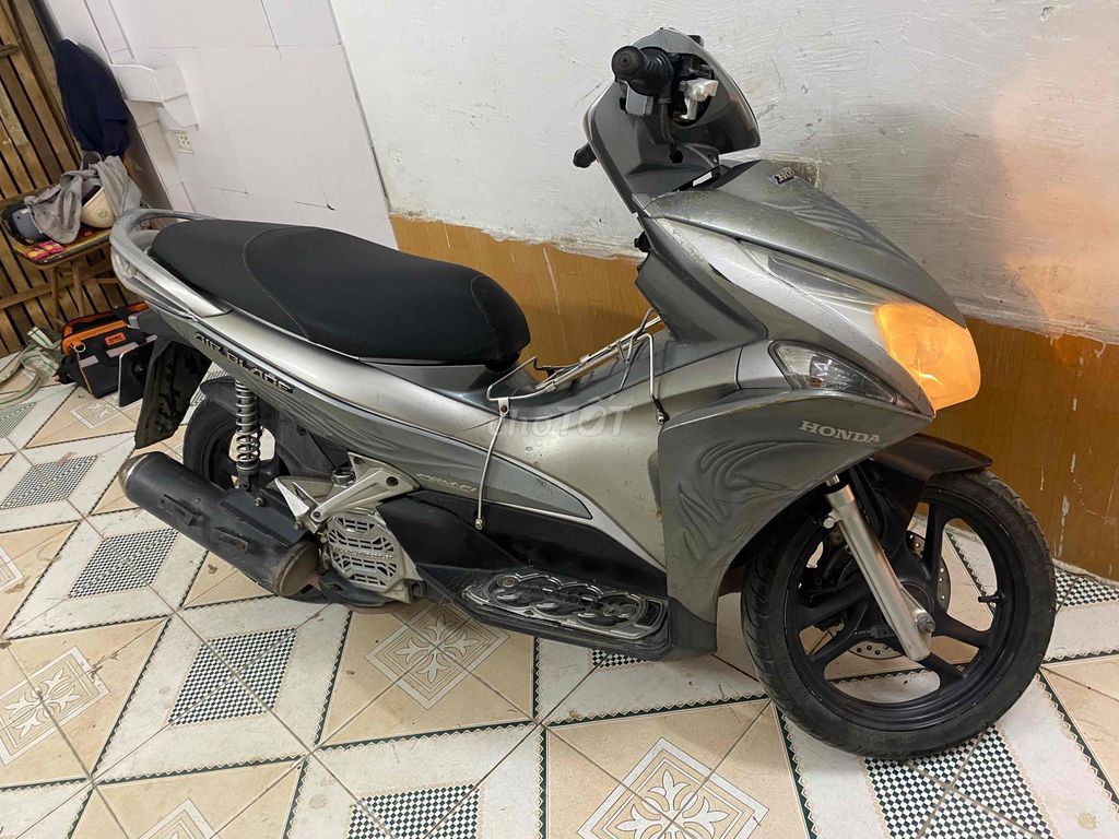 cần bán xe Air Blade đời 2012. Mua bán Xe máy tại Huyện Đông Anh Hà Nội được đăng bởi Dang Tu ngoc hình 1