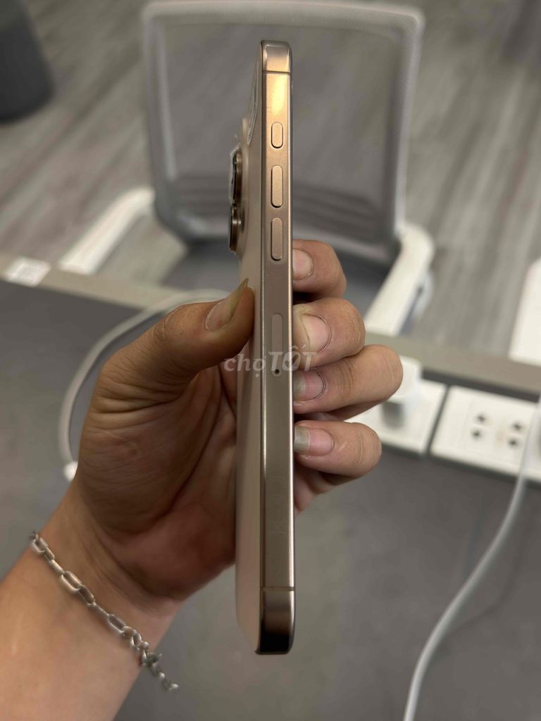 Apple iPhone 16 Pro Max 256GB bản sim vật lý. Mua bán Điện thoại tại Thành phố Dĩ An Bình Dương được đăng bởi Dũng Bán Trả Góp hình 1