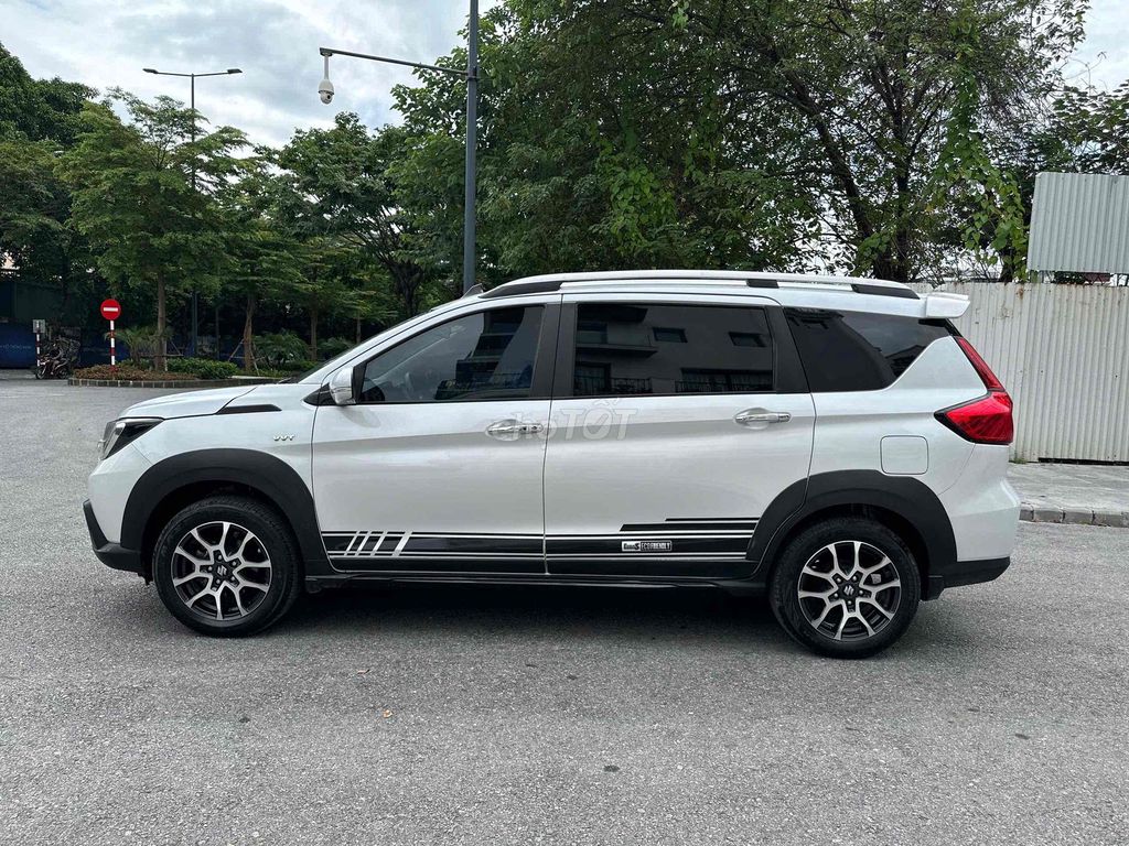 Suzuki XL7 2022 белый автомат, отличное состояние