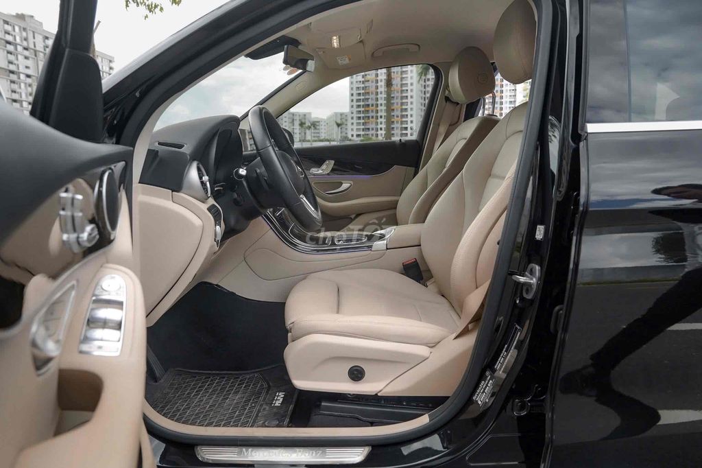 Mercedes_GLC200 (V1) Sx 2022 Bao Bank 90%. Mua bán Ô tô tại Quận 7 Tp Hồ Chí Minh được đăng bởi PHÁT ĐẠT LUXURY CAR hình 9