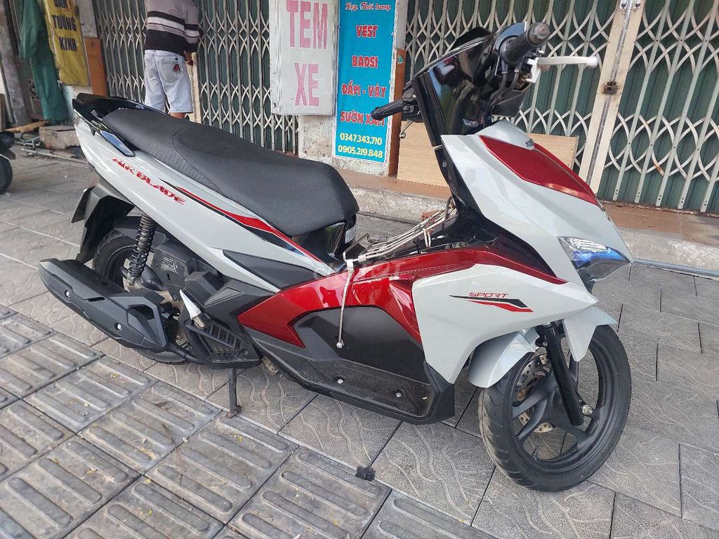 Honda Air Blade 2017 Đỏ Xám. Mua bán Xe máy tại Quận Liên Chiểu Đà Nẵng được đăng bởi anh quoc hình 3
