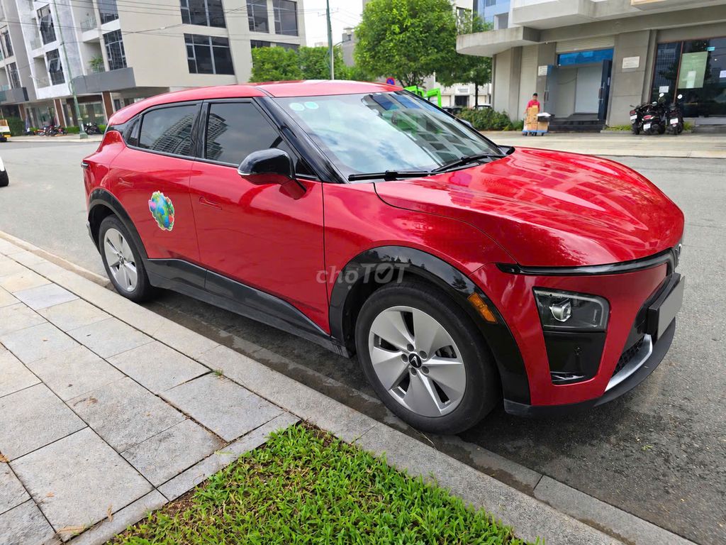VINFAST VF7 S 2024 Батарея выкуплена, зарядка в комплекте, юрлицо, контрактный, пробег минимальный