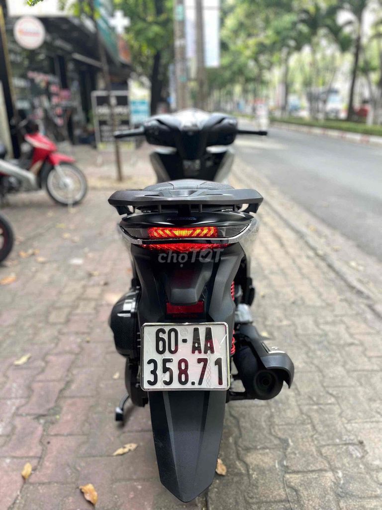 Honda SH160 2024 Xám 5000 km. Mua bán Xe máy tại Thành phố Biên Hòa Đồng Nai được đăng bởi Minh Hiền hình 7