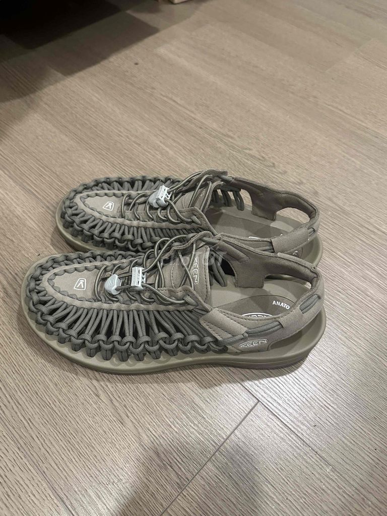 Giày sandals Keen. Mua bán Giày dép tại Quận 7 Tp Hồ Chí Minh được đăng bởi Trương Phạn Anh Duy hình 1