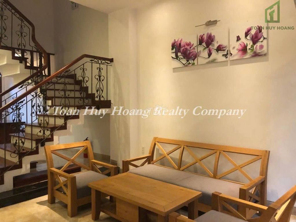 Nhà 3 phòng ngủ cho thuê gần biển Phạm Văn Đồng - D046