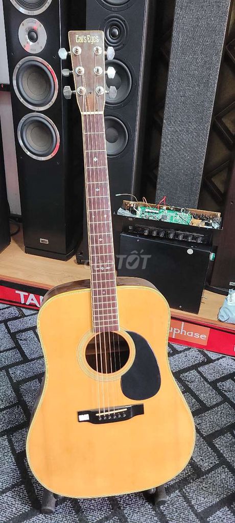 CAT'T EYE CE-300 ACOUSTIC GUITAR