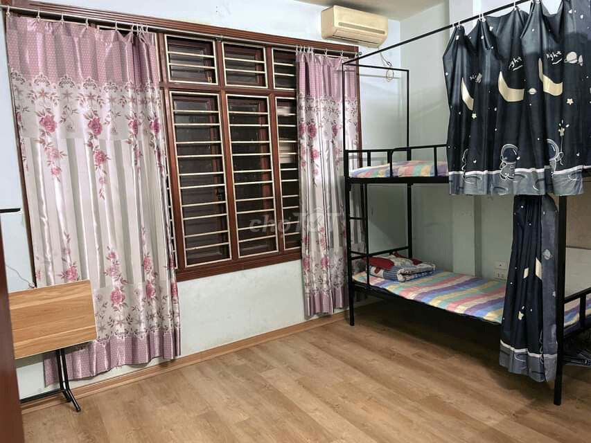 Giường tầng kim loại màu đen mới. Mua bán Giường, chăn ga gối nệm tại Quận Cầu Giấy Hà Nội được đăng bởi hue nguyen hình 1