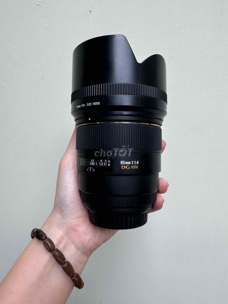 Sigma 85mm F1.4 EX DG HSM for Canon .