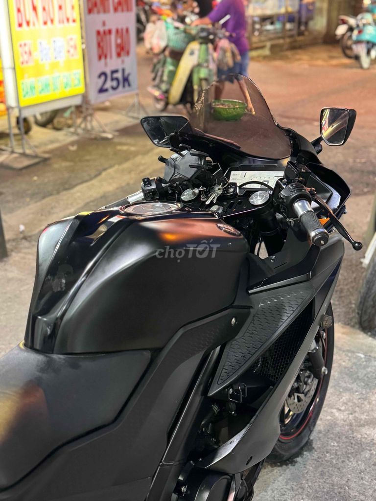 Cần bán Yamaha R15V3 Biển SG 9 chủ Xe zin. Mua bán Xe máy tại Quận Bình Tân Tp Hồ Chí Minh được đăng bởi Việt Motor Bình Tân hình 8