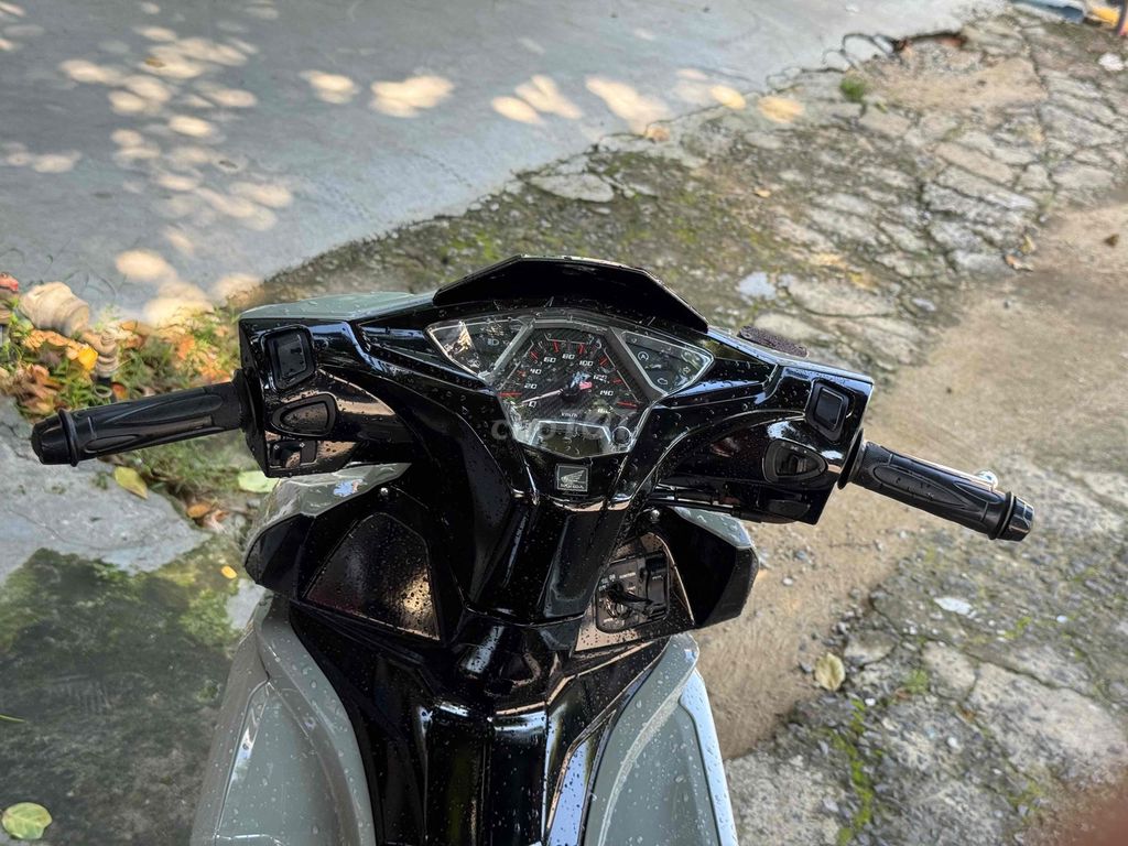 Honda Air Blade (помощь в погашении государственного долга)