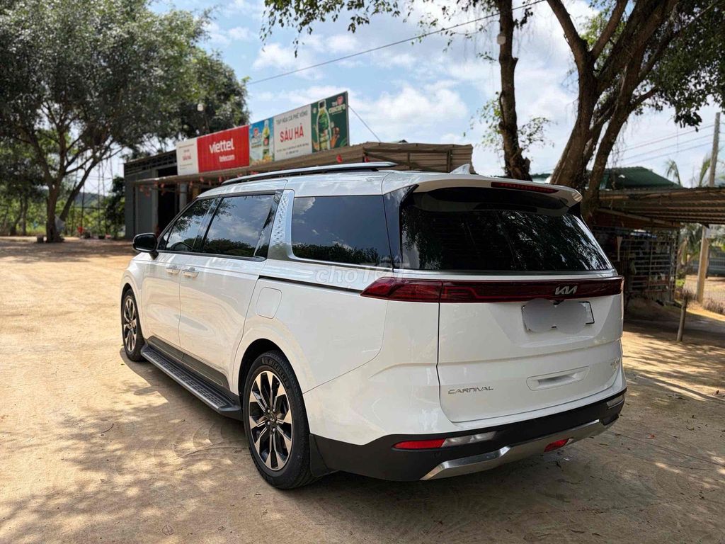 KIA Carnival 2024 2.2D Signature белый