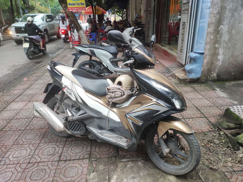 Cần bán xe Ab 2014 chính chủ - xe zin 100% 1 chủ. Mua bán Xe máy tại Thành phố Thái Bình Thái Bình được đăng bởi Lê Anh Tuấn hình 2