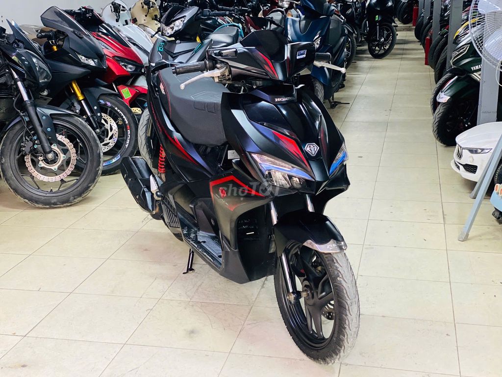 XE MÁY THỊNH PHÁT - AIR BLADE125 ĐEN NHÁM ĐỘ ĐÈN. Mua bán Xe máy tại Quận Nam Từ Liêm Hà Nội được đăng bởi XE MÁY THỊNH PHÁT XE LƯỚT GIÁ RẺ hình 6