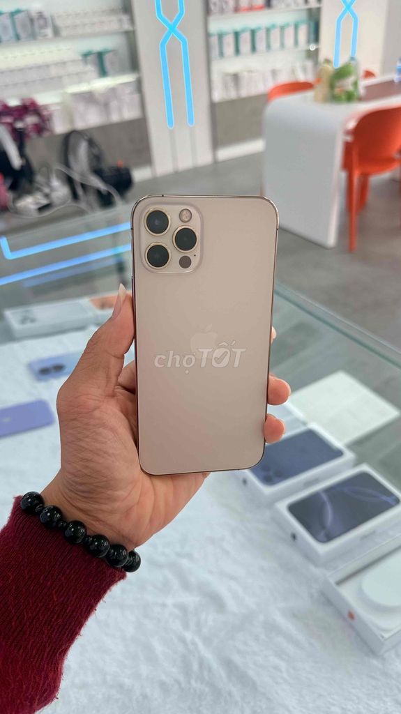 Apple iPhone 12 Pro 128GB Vàng 99%. Mua bán Điện thoại tại Huyện Bàu Bàng Bình Dương được đăng bởi Đỗ Tĩnh hình 1