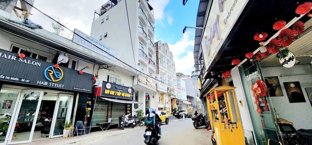 🏡 BÁN HOTEL MẶT TIỀN NGAY SÁT CHỢ ĐÊM ĐÀ LẠT VÀ HỒ XUÂN HƯƠNG