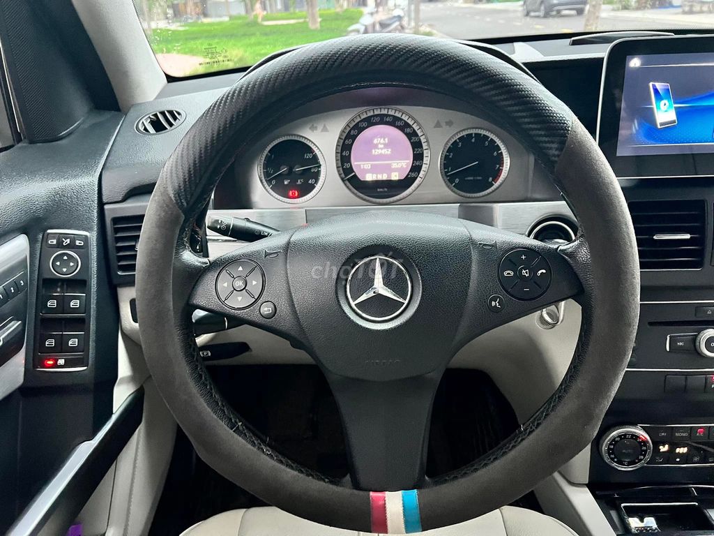 Mercedes GLK300 2010 Trắng 93000 km. Mua bán Ô tô tại Quận Gò Vấp Tp Hồ Chí Minh được đăng bởi Quang hình 9