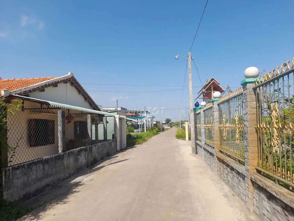 1700m2 đất thổ xây nhà vườn nghĩ dưỡng chỉ 1.5 tỷ. Mua bán đất tại Huyện Tân Trụ Long An được đăng bởi Thanh Hùng hình 3